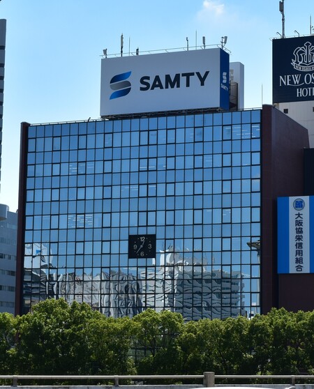 SAMTY　新大阪広告塔